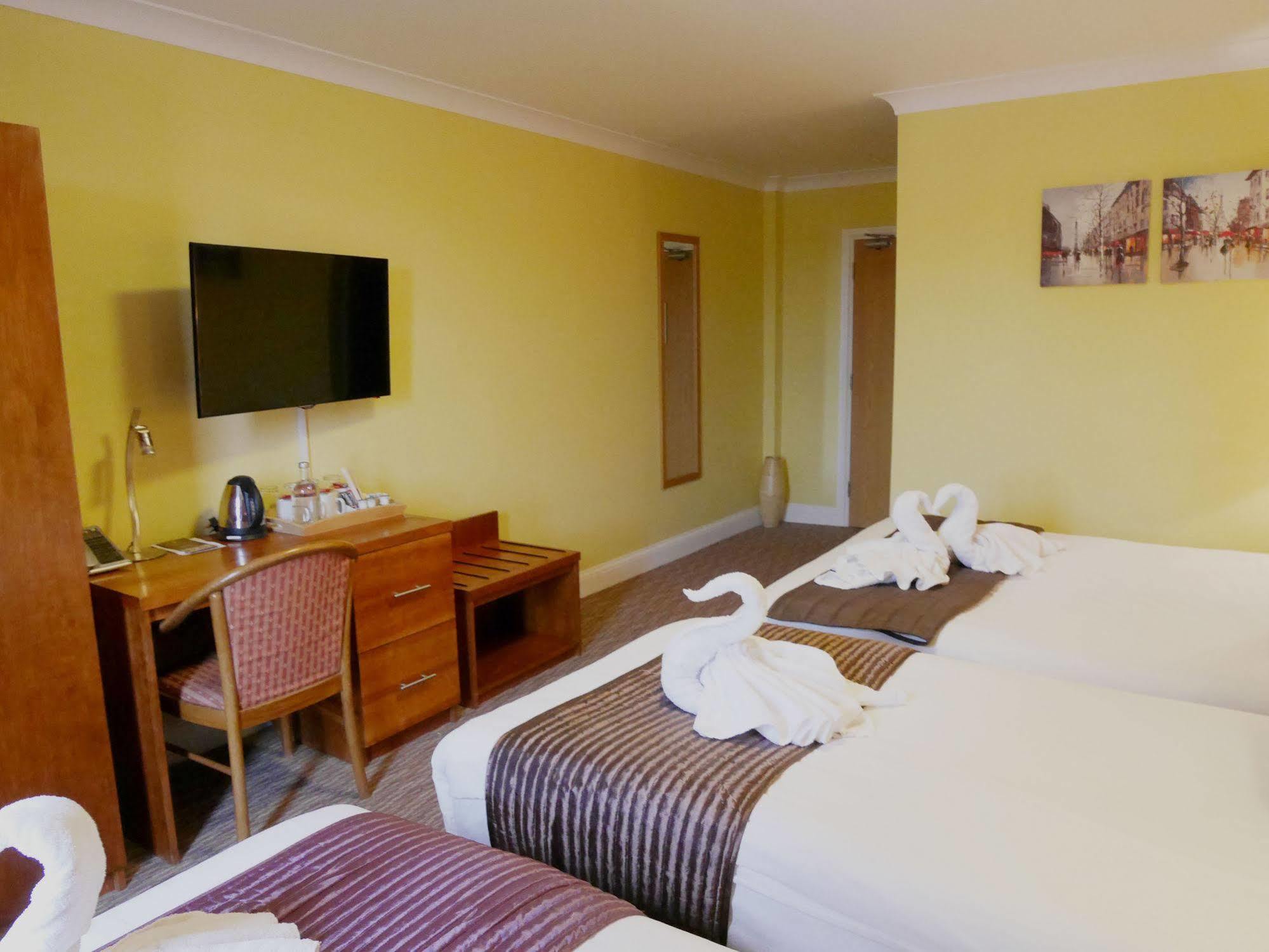 Mehfil Hotel Hillingdon Eksteriør billede