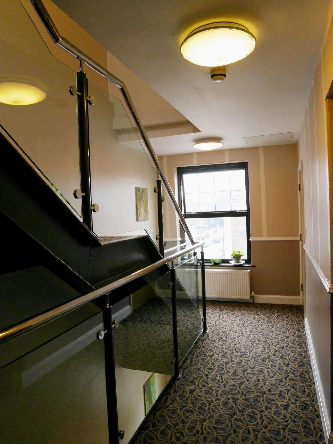 Mehfil Hotel Hillingdon Eksteriør billede