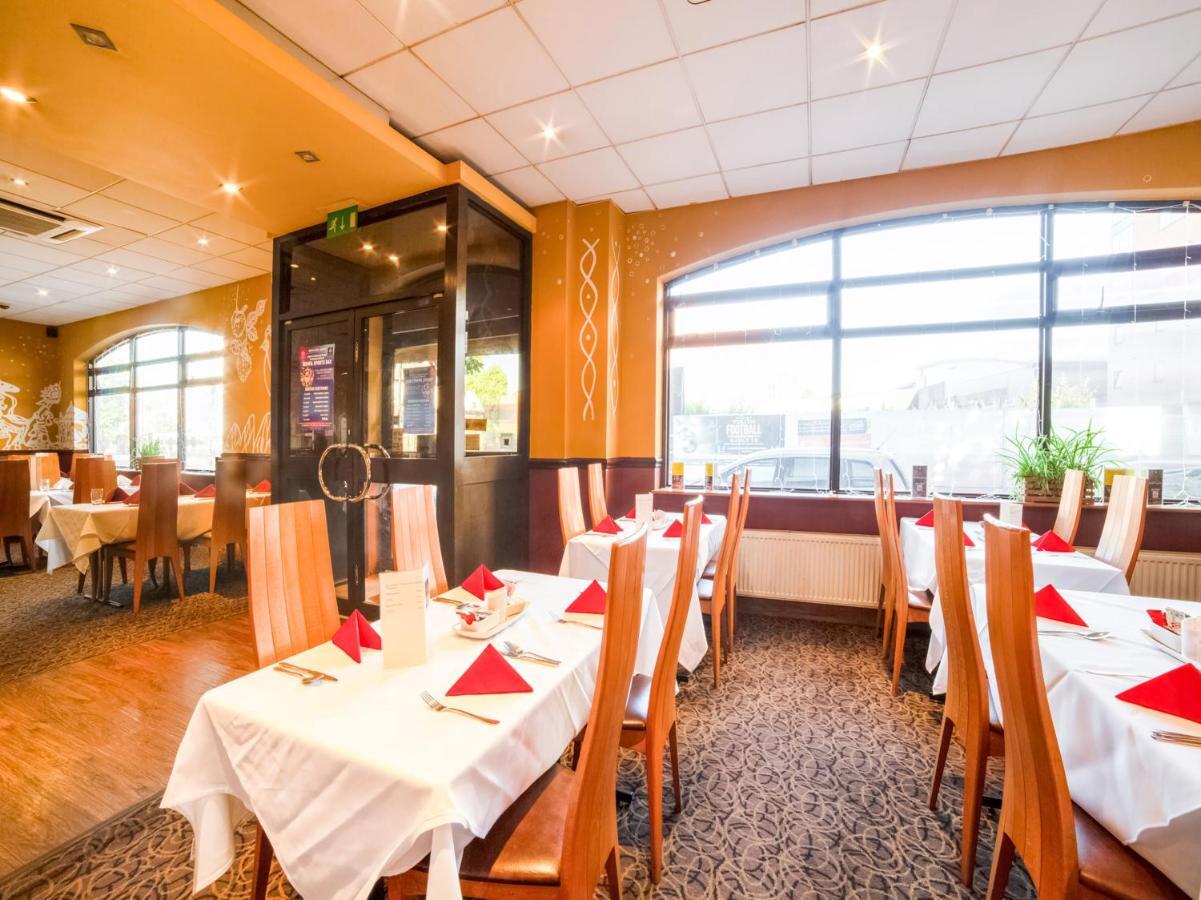 Mehfil Hotel Hillingdon Eksteriør billede