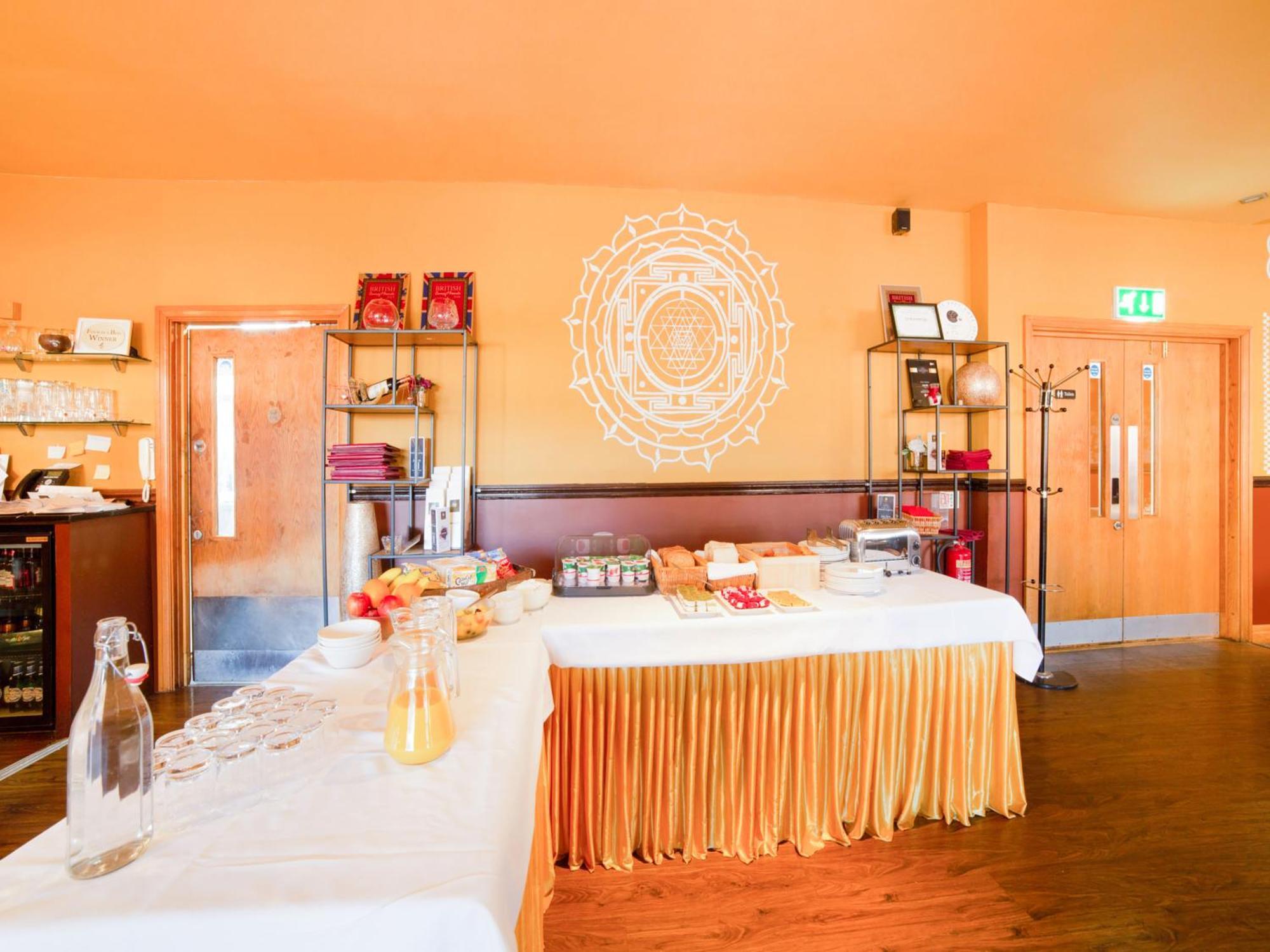 Mehfil Hotel Hillingdon Eksteriør billede